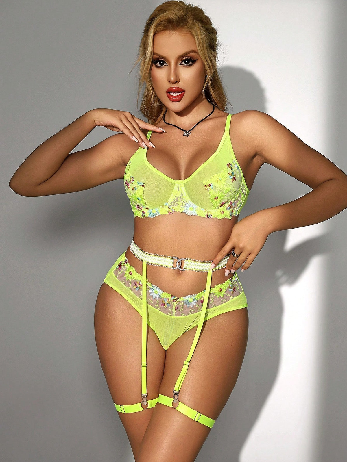 5pcs Sexy Lace Embroidery Women's Underwire Lingerie Set