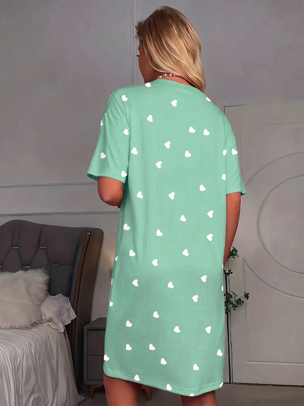 "Sleep" Slogan Eyelash Nightgown -